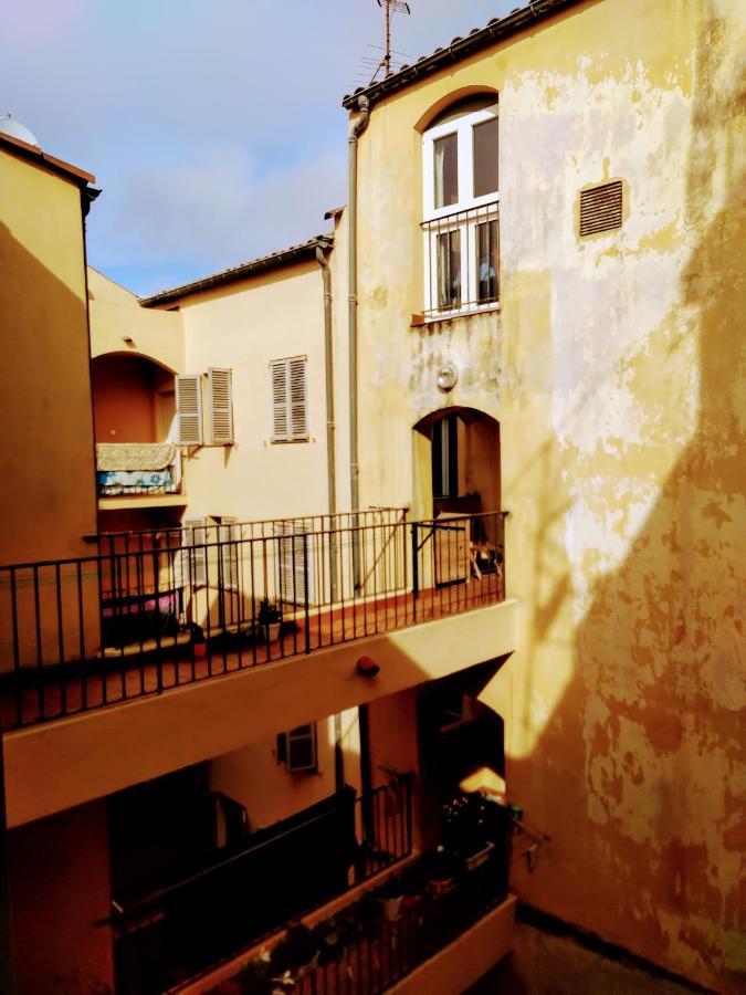 Studio 6 - A Quiet And Spacious Studio Flat In The Old Town Nizza Esterno foto