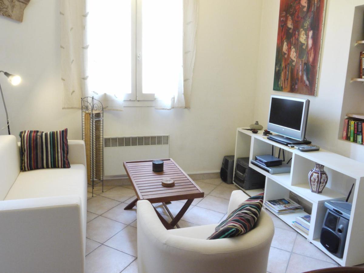 Studio 6 - A Quiet And Spacious Studio Flat In The Old Town Nizza Esterno foto